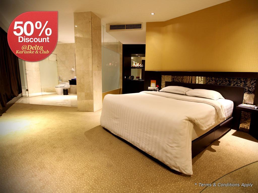Grand Delta Hotel Medan Exterior photo